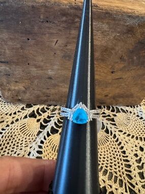 Bomb Party Teardrop Blue Crystal Silver Halo Ring-New-Size 7